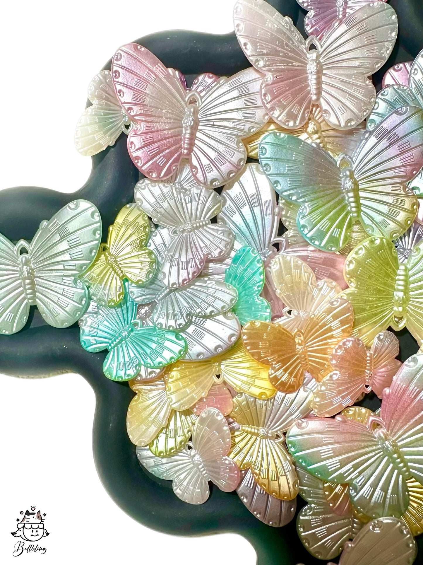 【Mariposa Valley】Drilled crescent acrylics butterfly charms