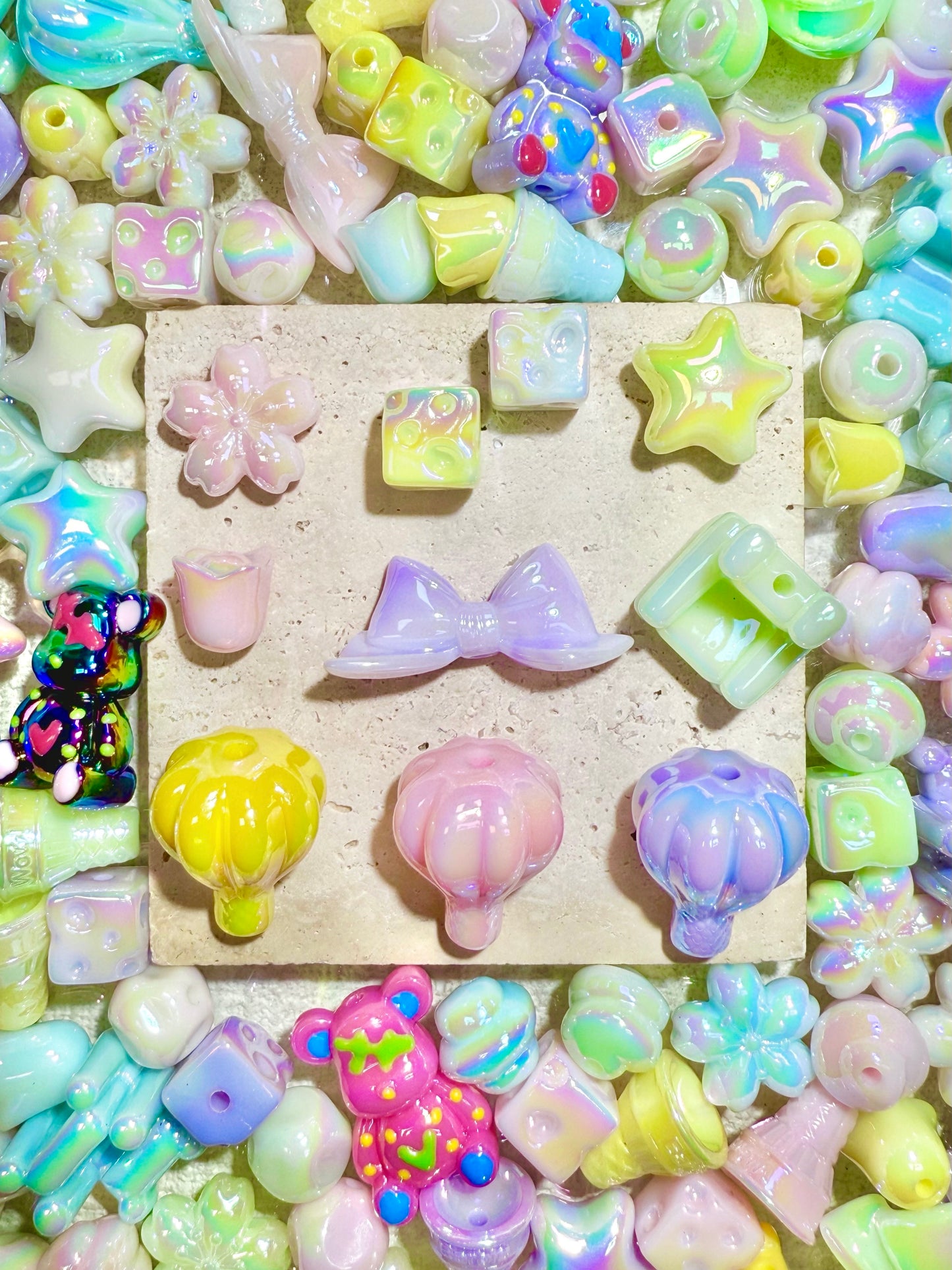 【Foire d'été】Perles acycliques lumineuses crémeuses : canapé, ours, cœur, nœuds papillon, fromage