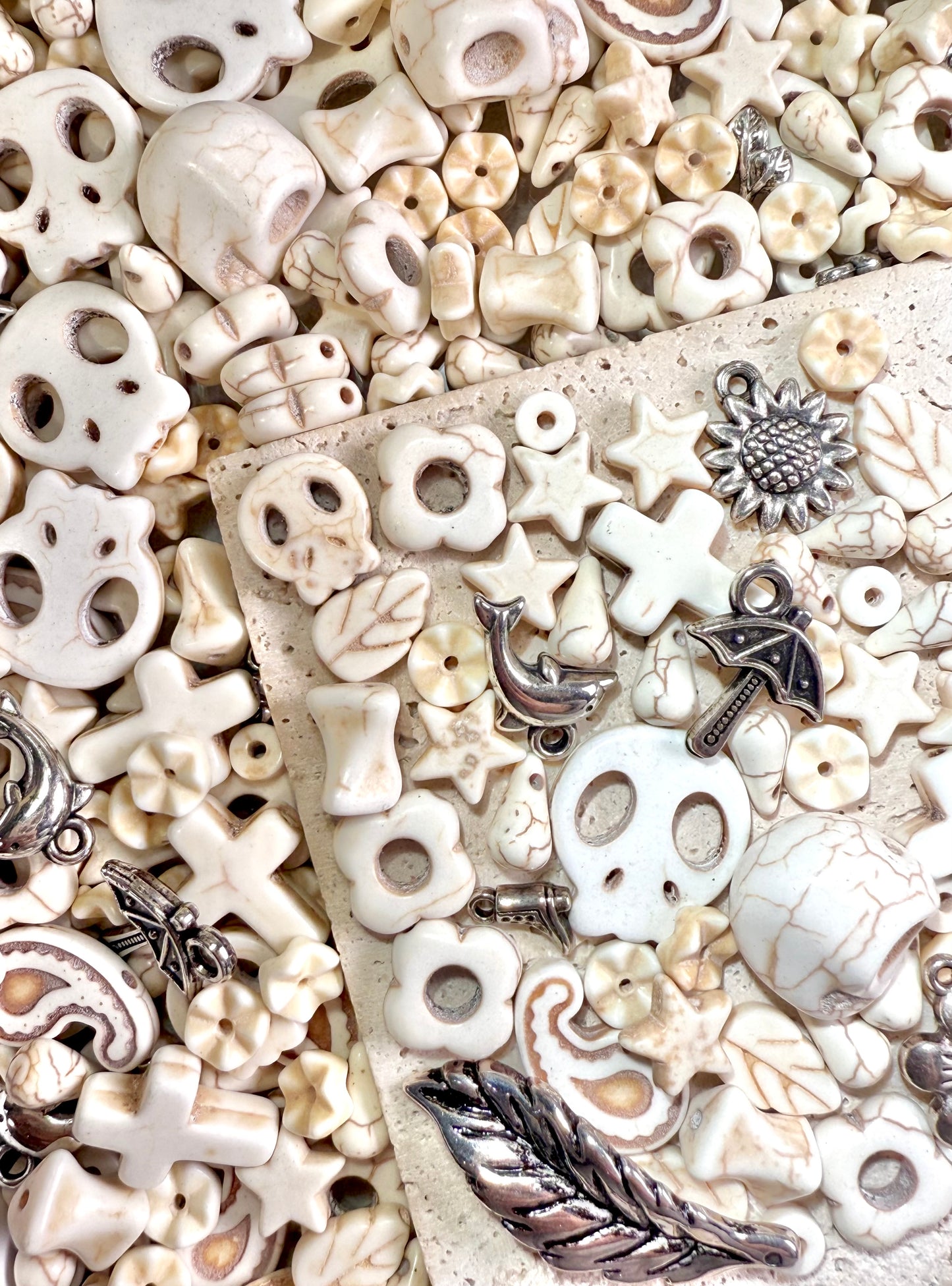 【Graveyard Keeper】stone beads, skull/bones/leaves/butterflies etc