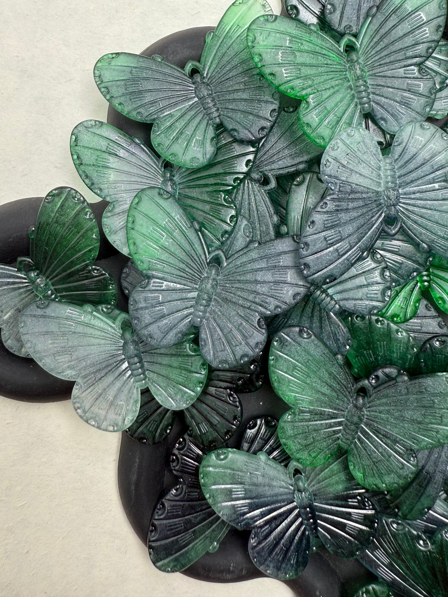 【Mariposa】Drilled vivid acrylics butterfly